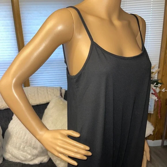 Women’s Solid Sleeveless Jumpsuit Size Medium - Picture 13 of 14